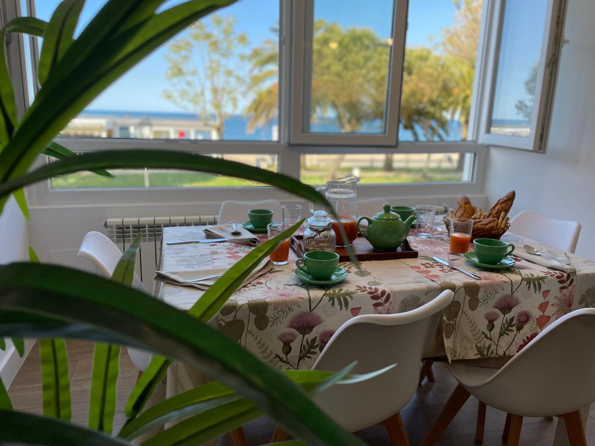 Apartamento Comillas Beach Buitenkant foto
